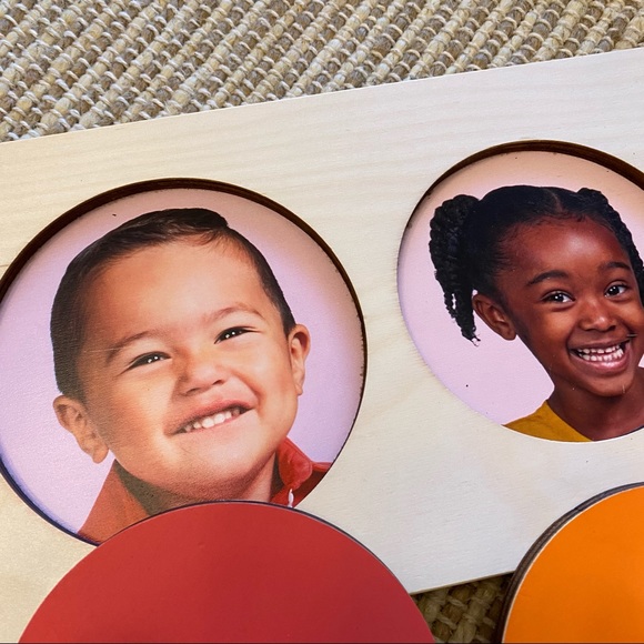 Lovevery • Circle of Friends Puzzle - Picture 4 of 5